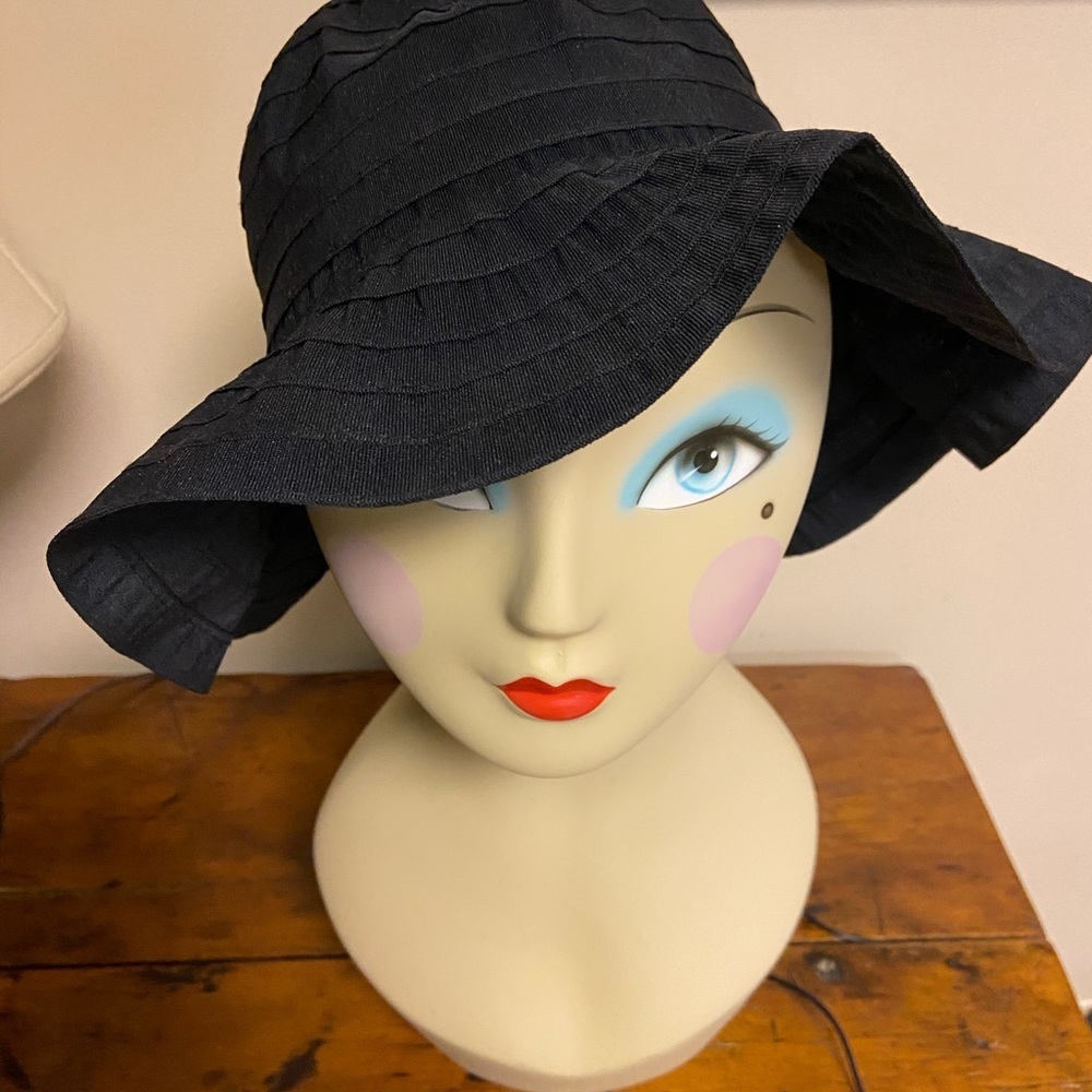 Simple little Black Hat one size final price